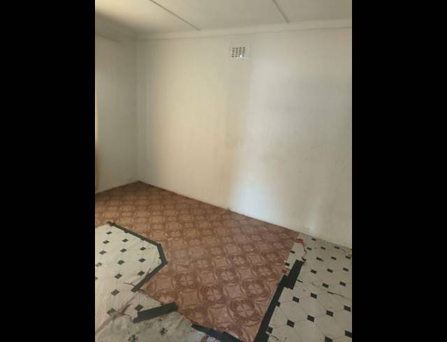 2 BEDROOM HOUSE FOR SALE IN ORLANDO WEST